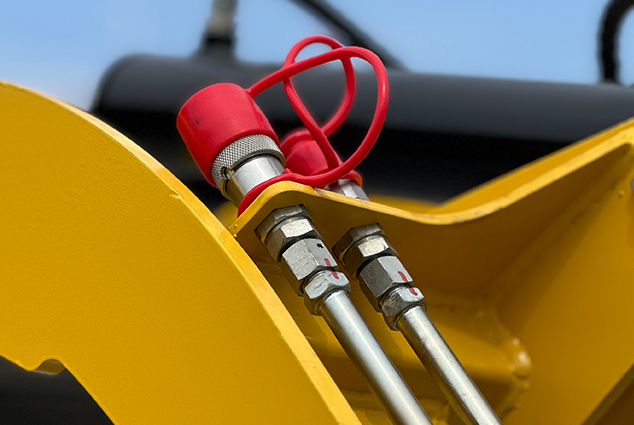 Мини-погрузчик с бортовым поворотом.jpg Мини-погрузчик с бортовым поворотом.jpg